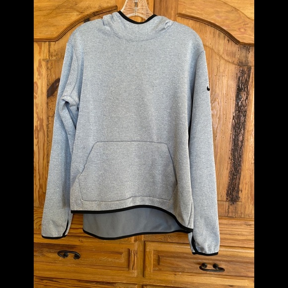 Nike Tops - Nike women’s hoodie